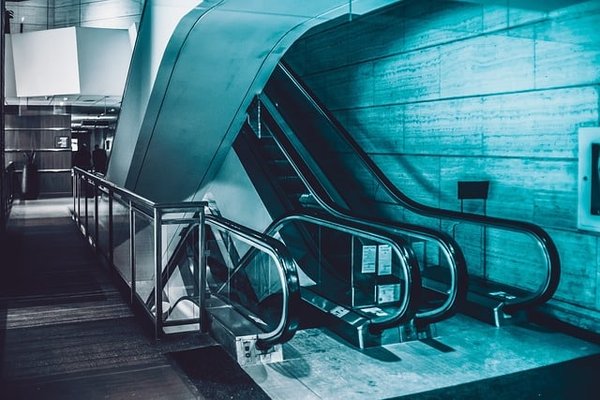 Garde-corps en verre: pourquoi opter pour un tel matériau ?