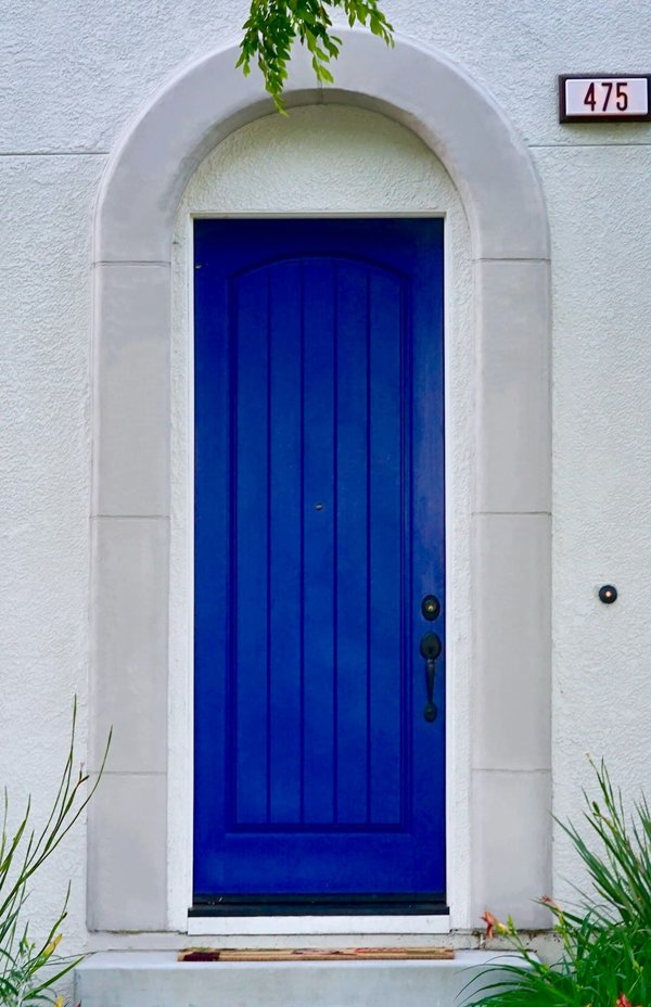 Sécurisez votre entrée avec une porte renforcée